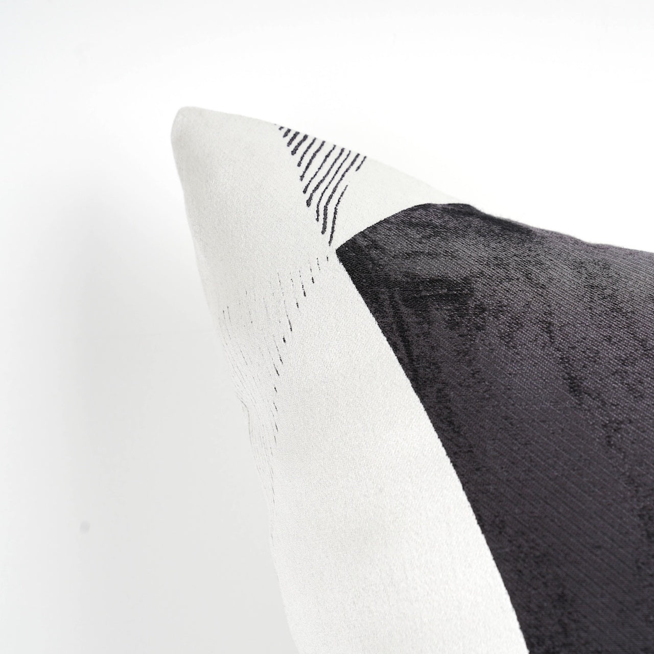 Prism Black - Cushion